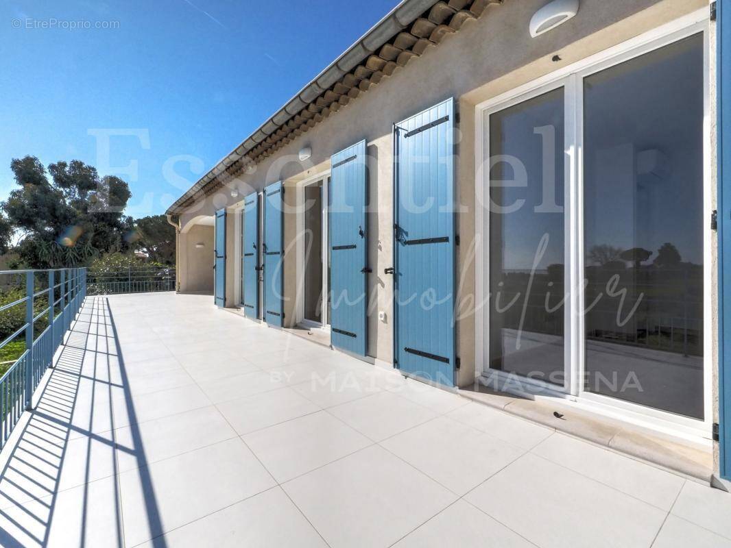 Maison à SAINT-LAURENT-DU-VAR