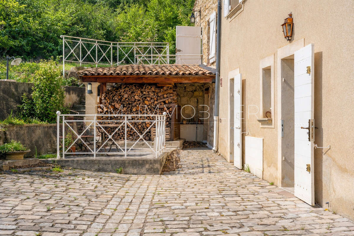 Maison à ANSOUIS