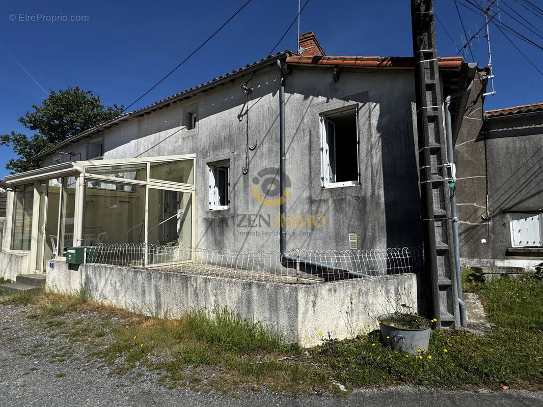 Maison à SECONDIGNY