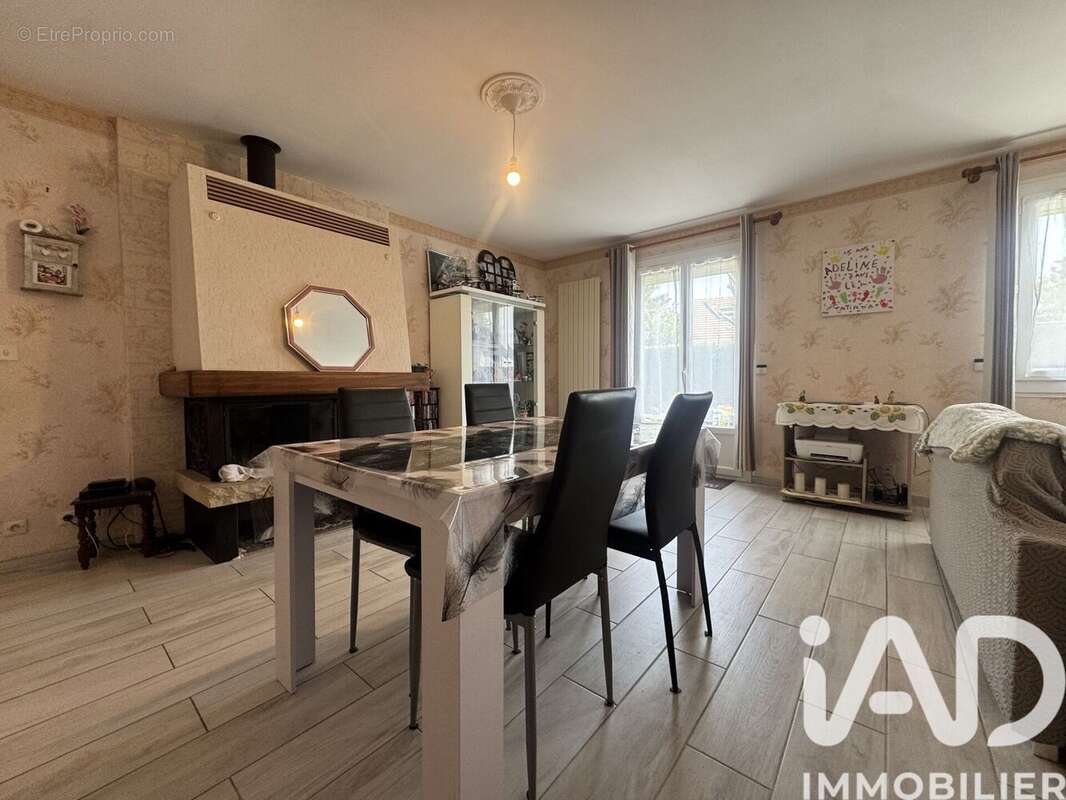 Photo 3 - Maison à ETREPAGNY