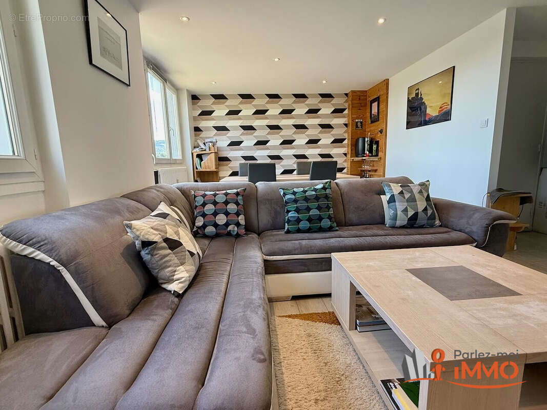 Appartement 65 m² à Saint-Etienne  - photo 9