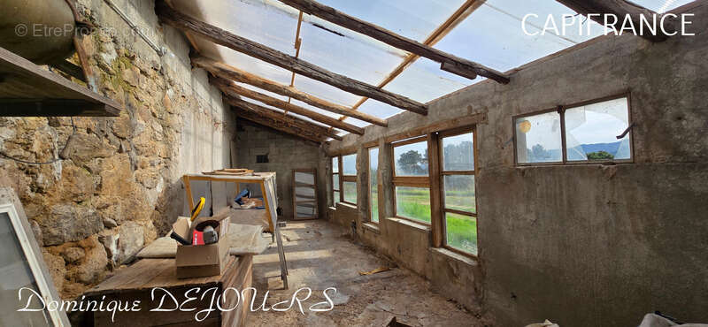 Tènement immobilier : 2 habitations et un ancien hangar agricole - 6200m² autour de la maison + bois de chênes 9700m² - source e - photo 47