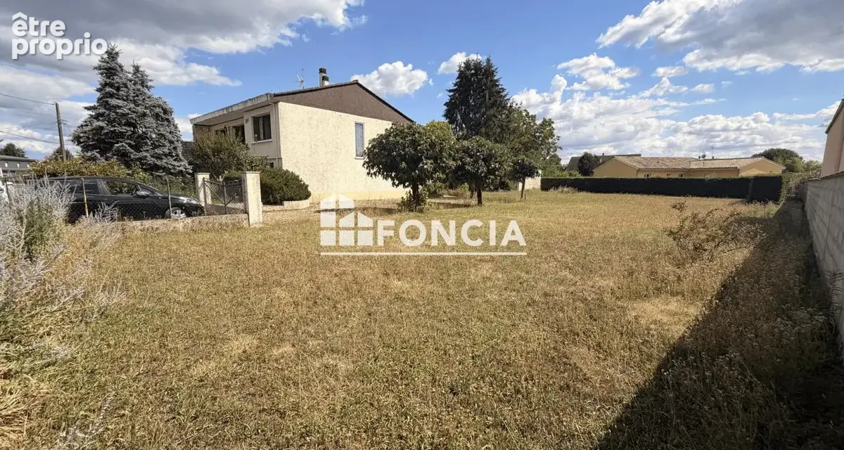 Bergerac – Maison de 200 m² à rénover, offrant un fort potentiel et de beaux volumes. 5 pièces et garage exceptionnel de 100 m². - photo 2