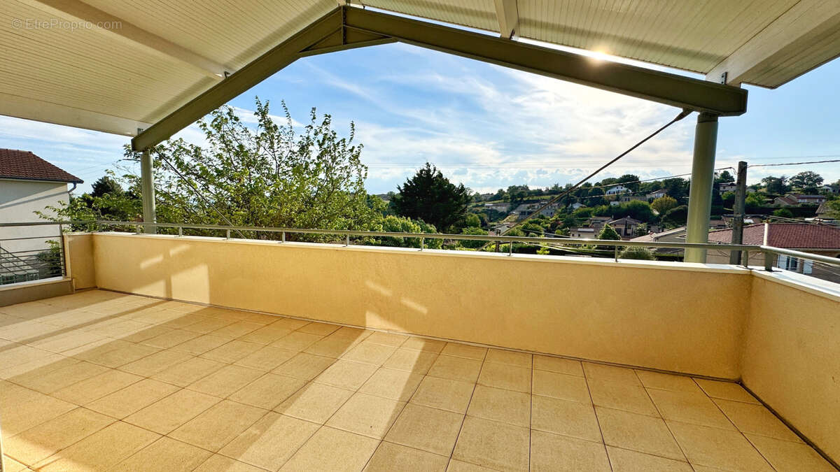 Maison à SAINT-CYR-SUR-LE-RHONE