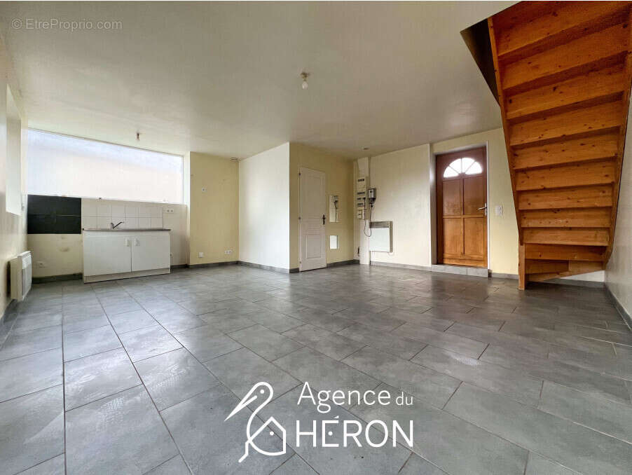 Maison à BEAUNE-LA-ROLANDE