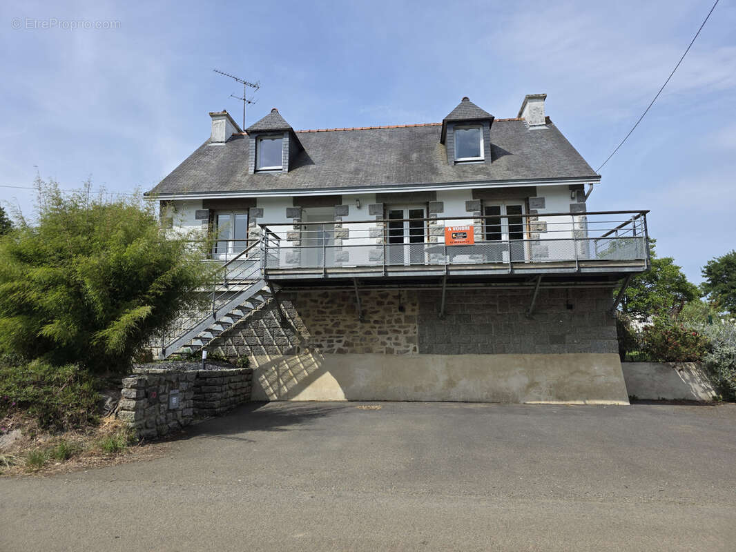 Maison à LANVOLLON