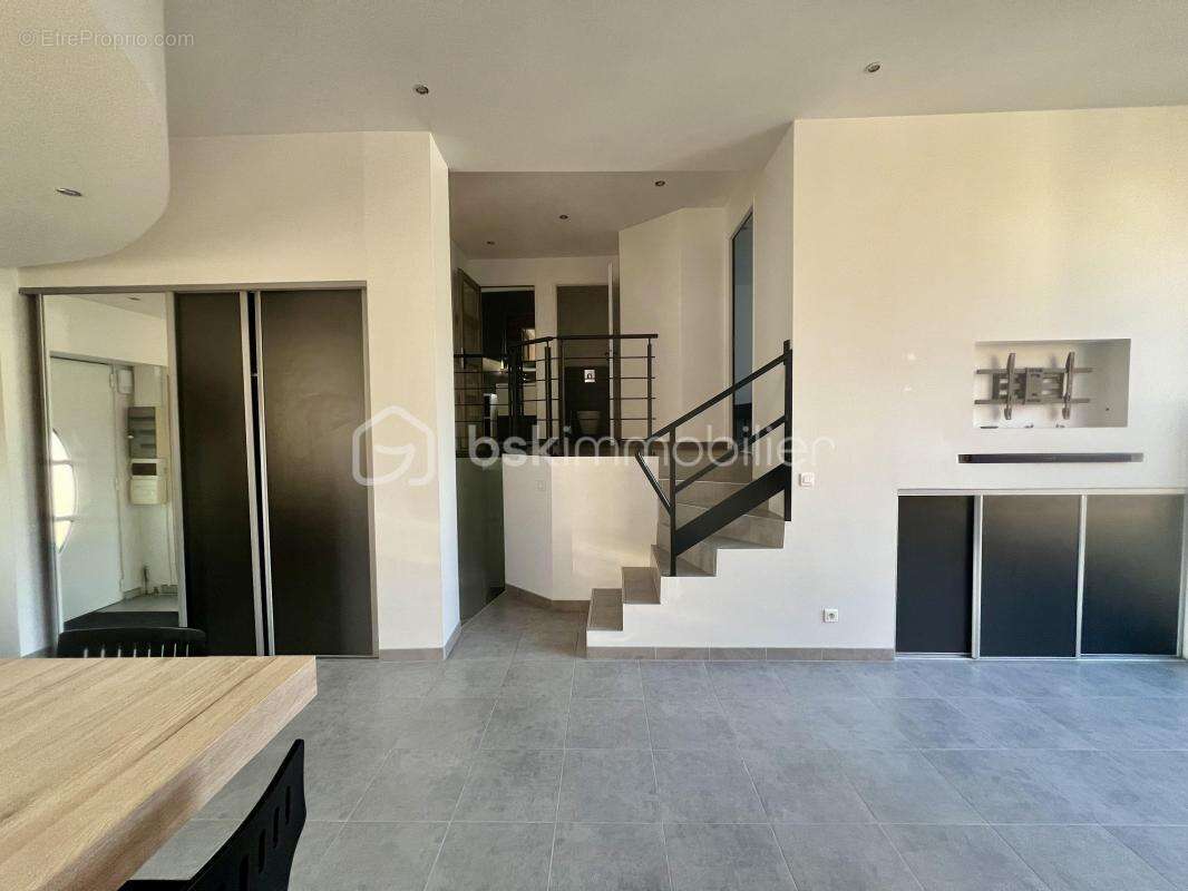 Appartement à BOMBON