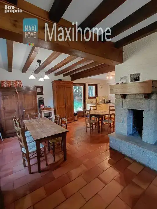 Maison  familiale lumineuse T5 de 150 m² avec 1 741 m² de - photo 1