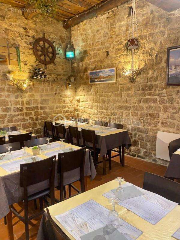 Commerce à FORCALQUIER