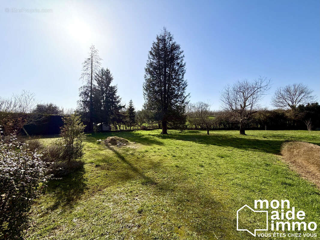 Maison à CORGNAC-SUR-L'ISLE