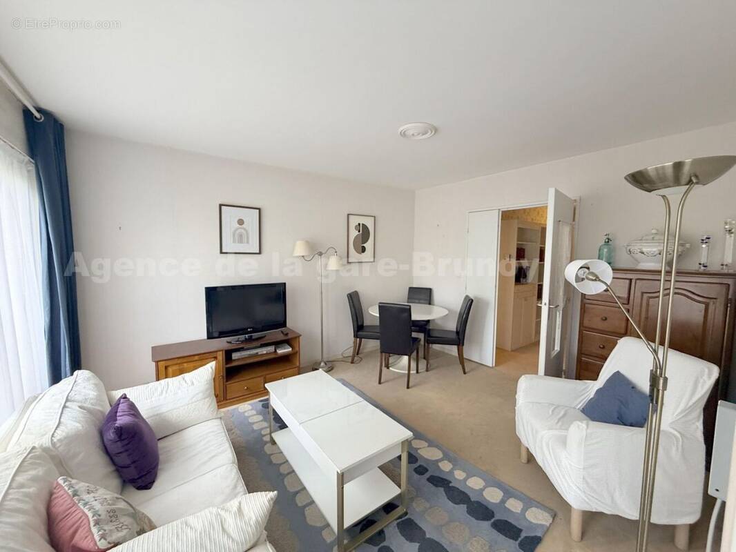 Séjour 1 - Appartement à EPINAY-SOUS-SENART