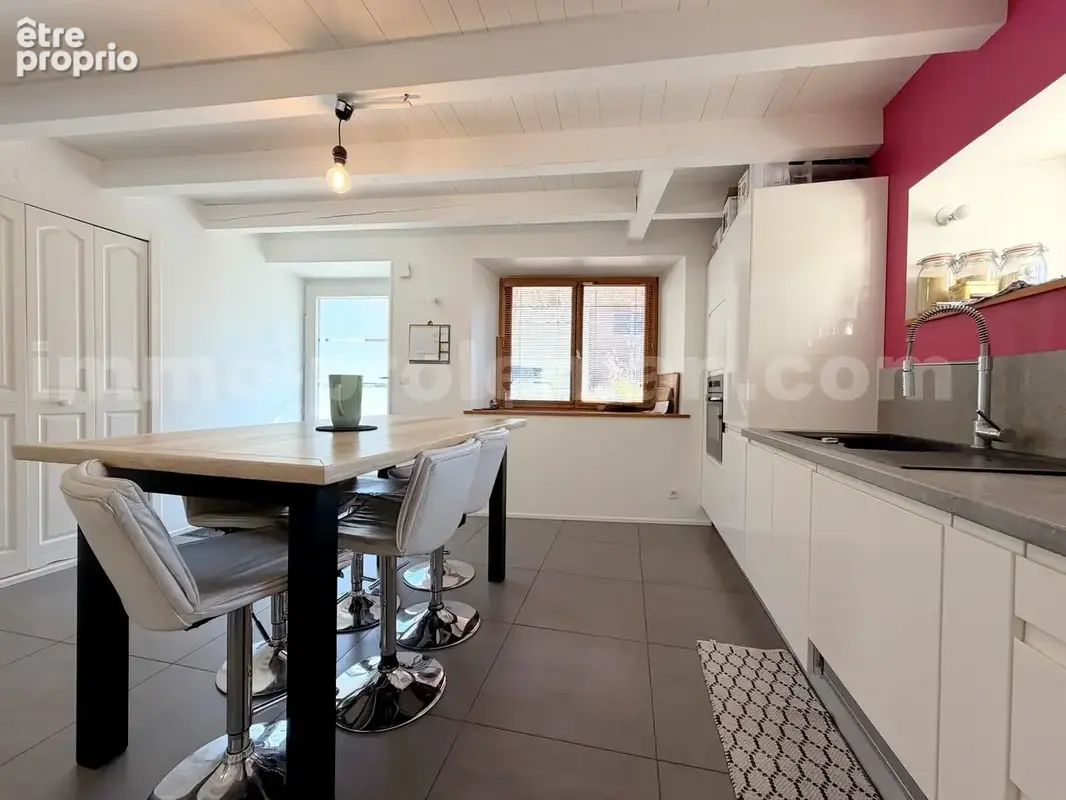 Appartement_T4_La_Balme-de-Sillingy_proche_Annecy_frontière_Suisse_direction_GENELVE_investissement_vente_séjour_salon_cuisine_salle_a_manger_