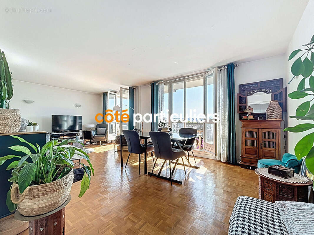 Appartement à SAINT-MAUR-DES-FOSSES