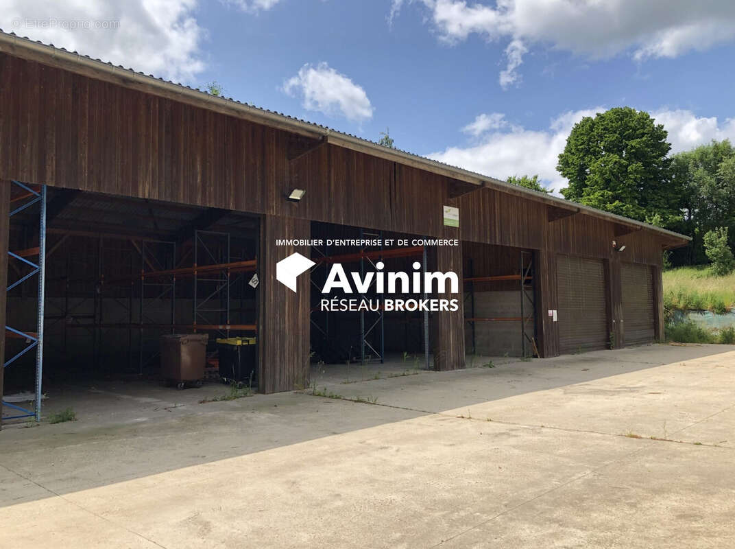 Commerce à BERNEUIL-EN-BRAY