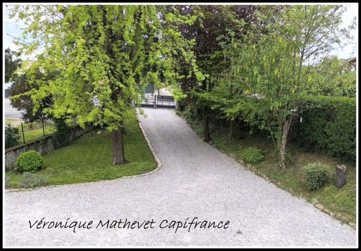 Maison rénovée 123m2 4 chambres sur terrain plat constructible de 1000m2 - photo 2