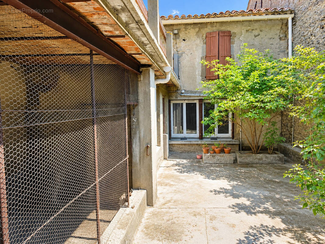 Maison à AZILLE