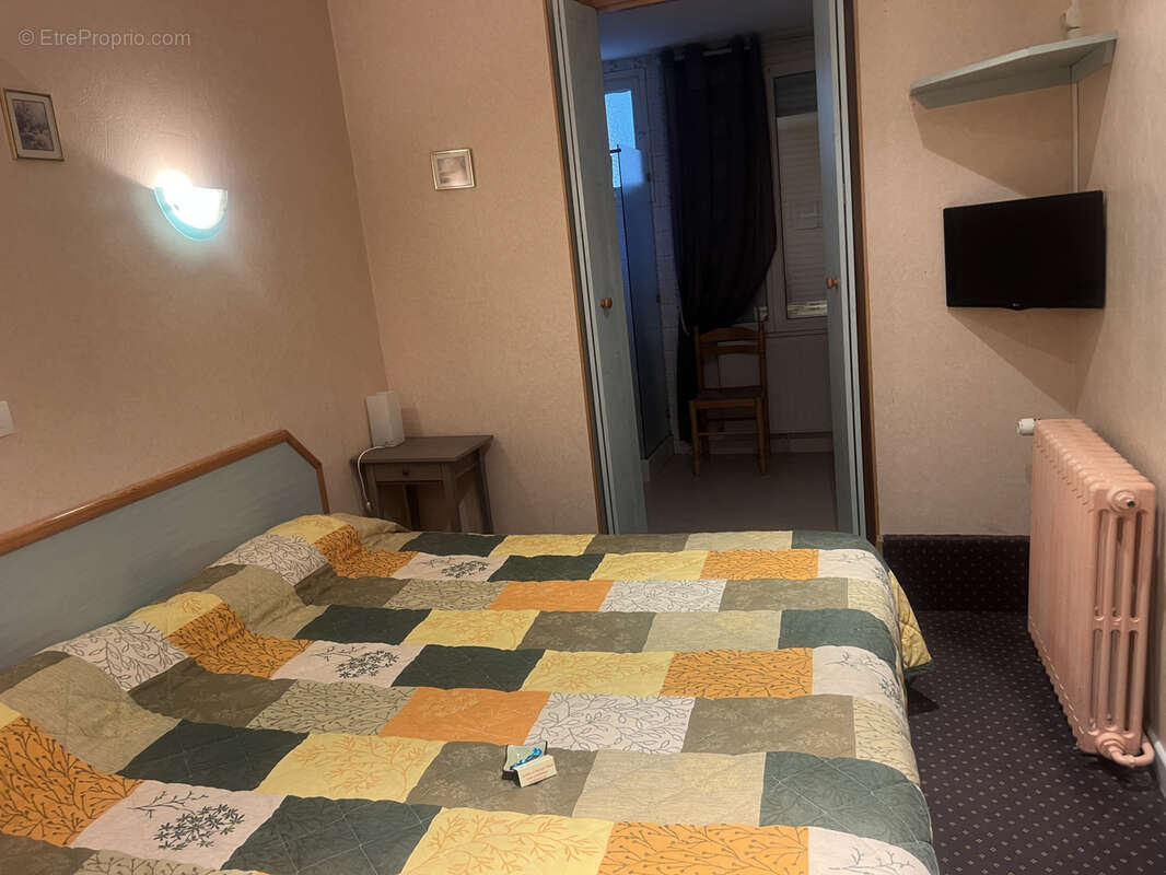 Commerce à JUGON-LES-LACS