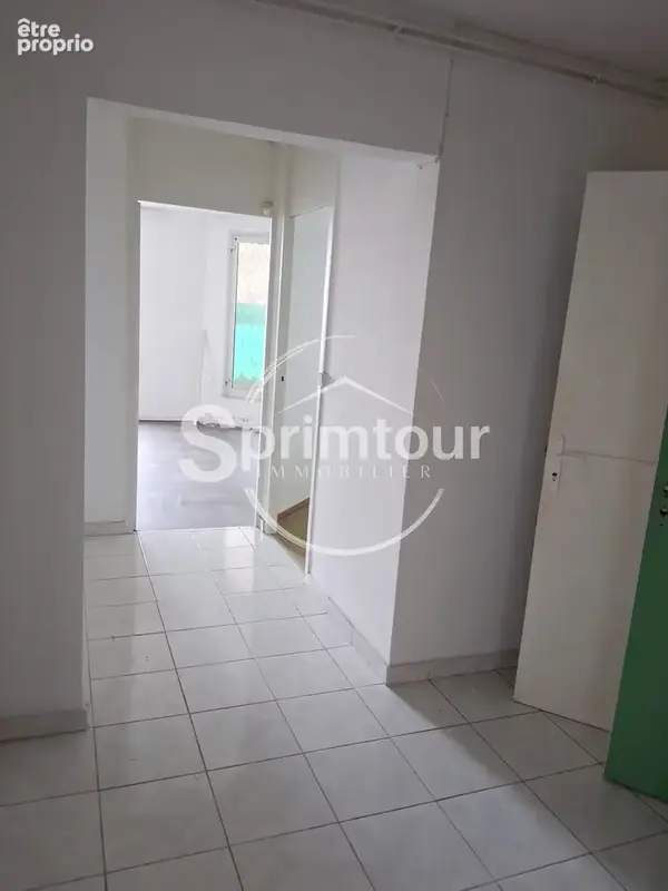 POINTE A PITRE- Appartement 75m2 T3 à rénover - photo 4