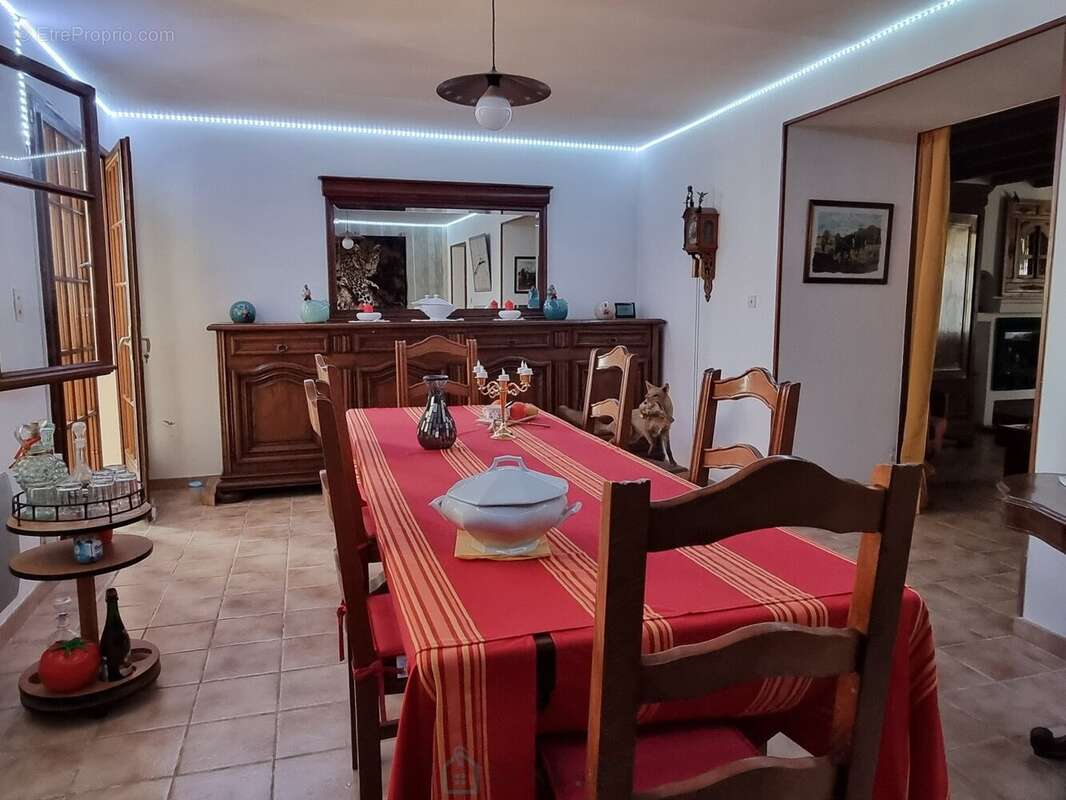 Maison à VITRAC-SAINT-VINCENT