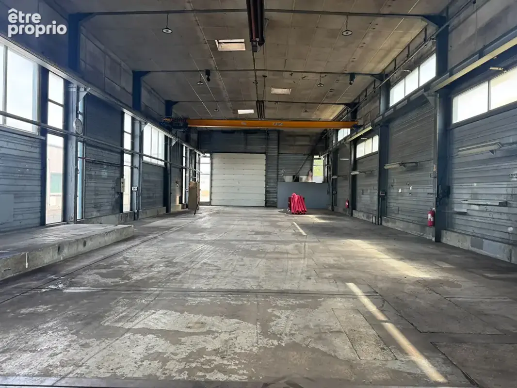 Bâtiment d'activité avec bureaux - 2245 m² - Zone Reims/Tinqueux - photo 4