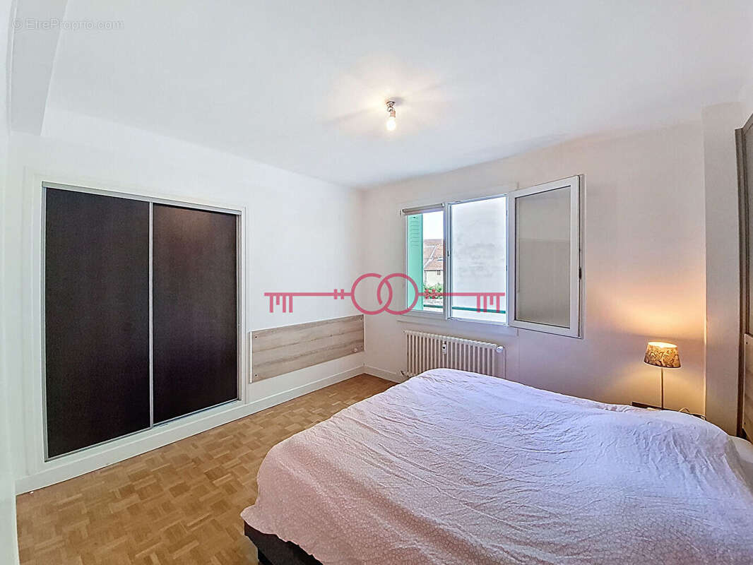 Appartement Chalons En Champagne 3 pièce(s) 66 m2 - photo 2