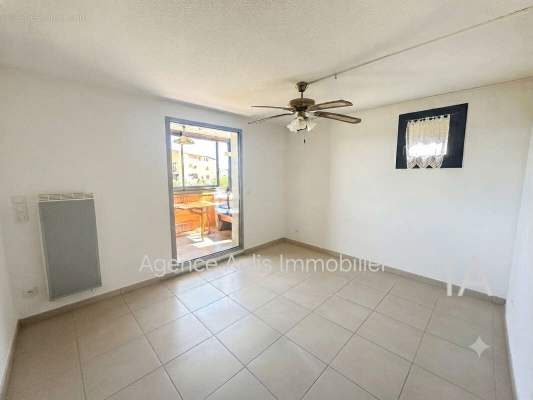 Saint Pierre la Mer : Appartement T3 avec loggia et balcon, résidence avec piscine et tennis - photo 10