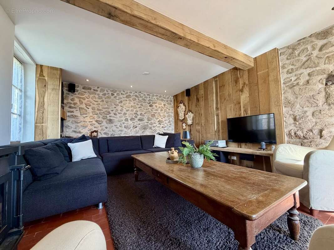 Maison à MONTSAUCHE-LES-SETTONS