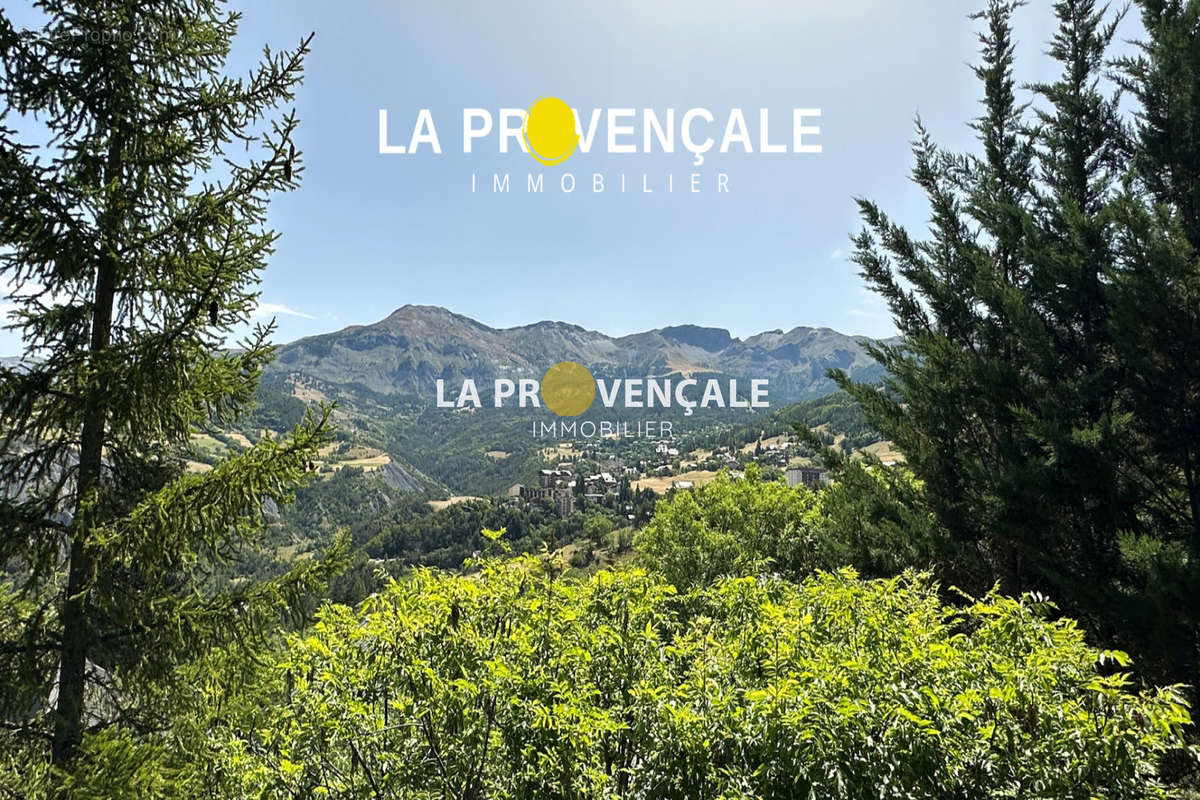 Maison à ENCHASTRAYES