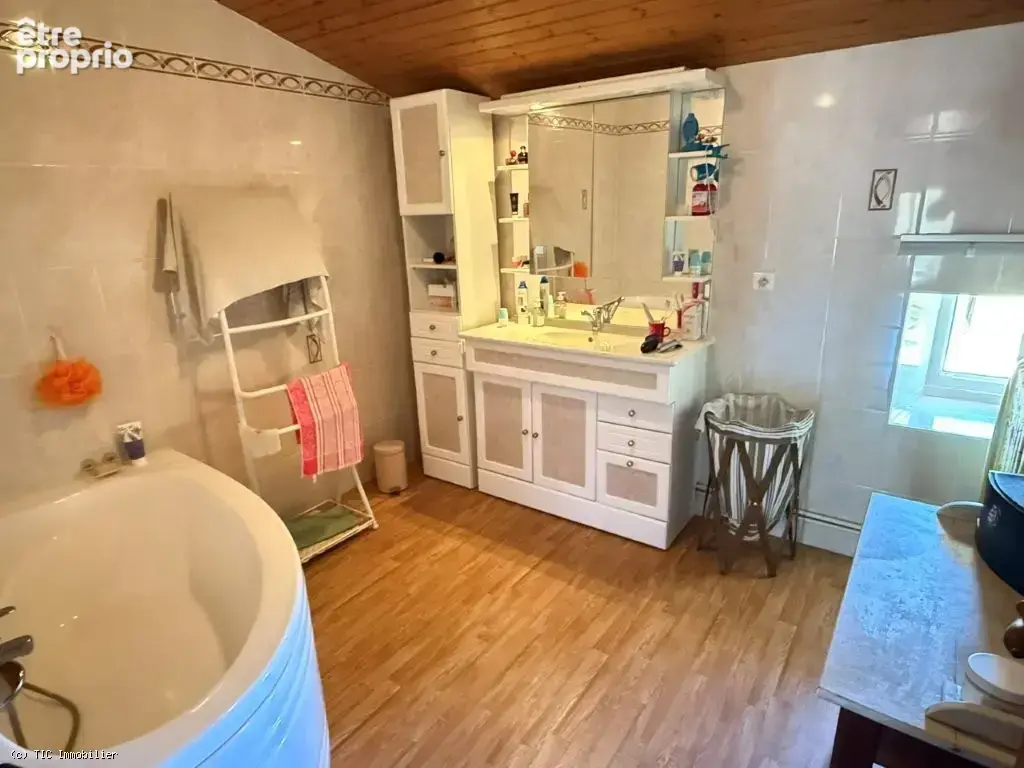 Maison En Pierre Rénovée Avec 4 Chambres - photo 16