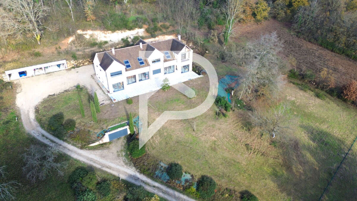 Maison à LE VAL-SAINT-GERMAIN