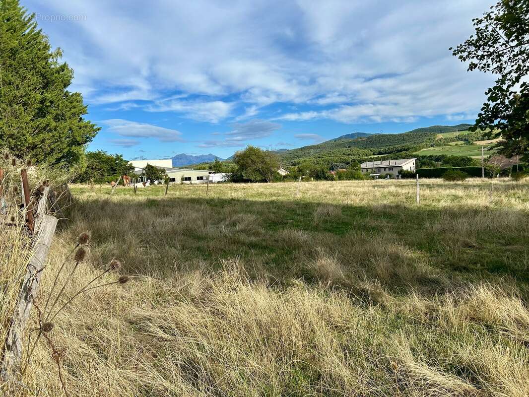 Terrain à LA ROCHETTE