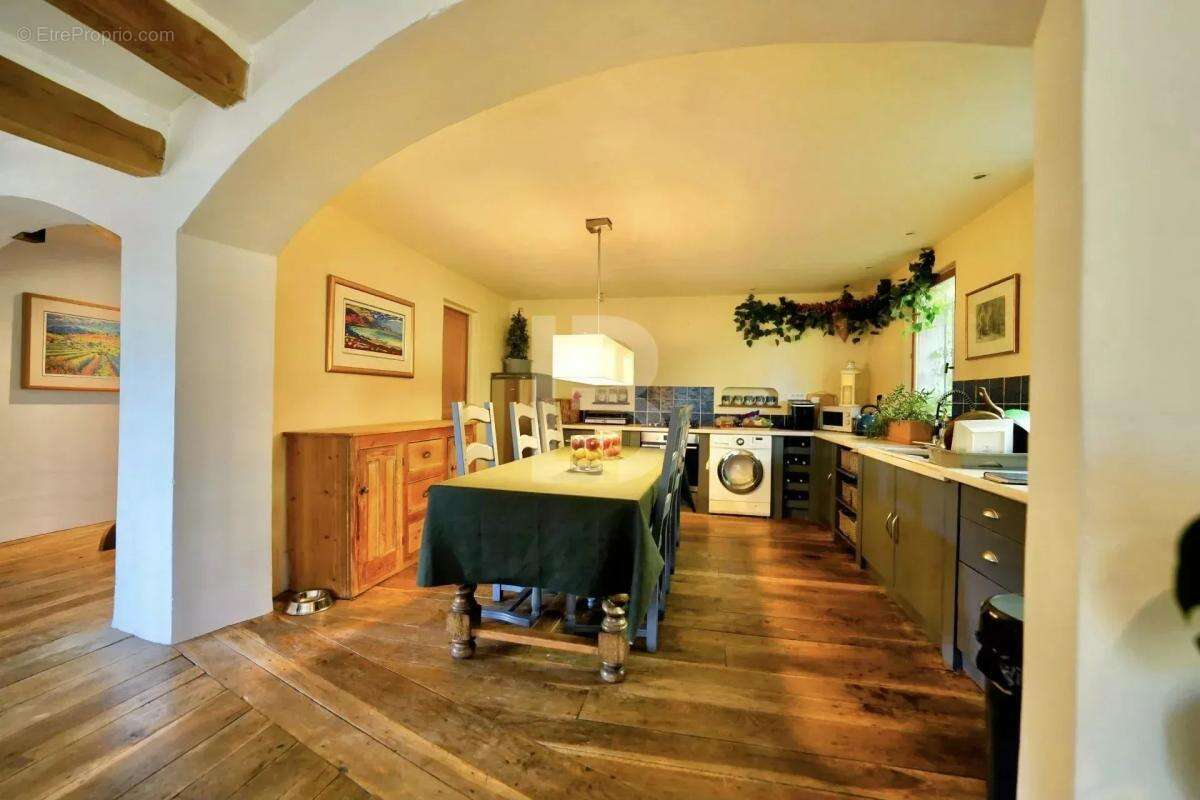 Maison à GREOLIERES