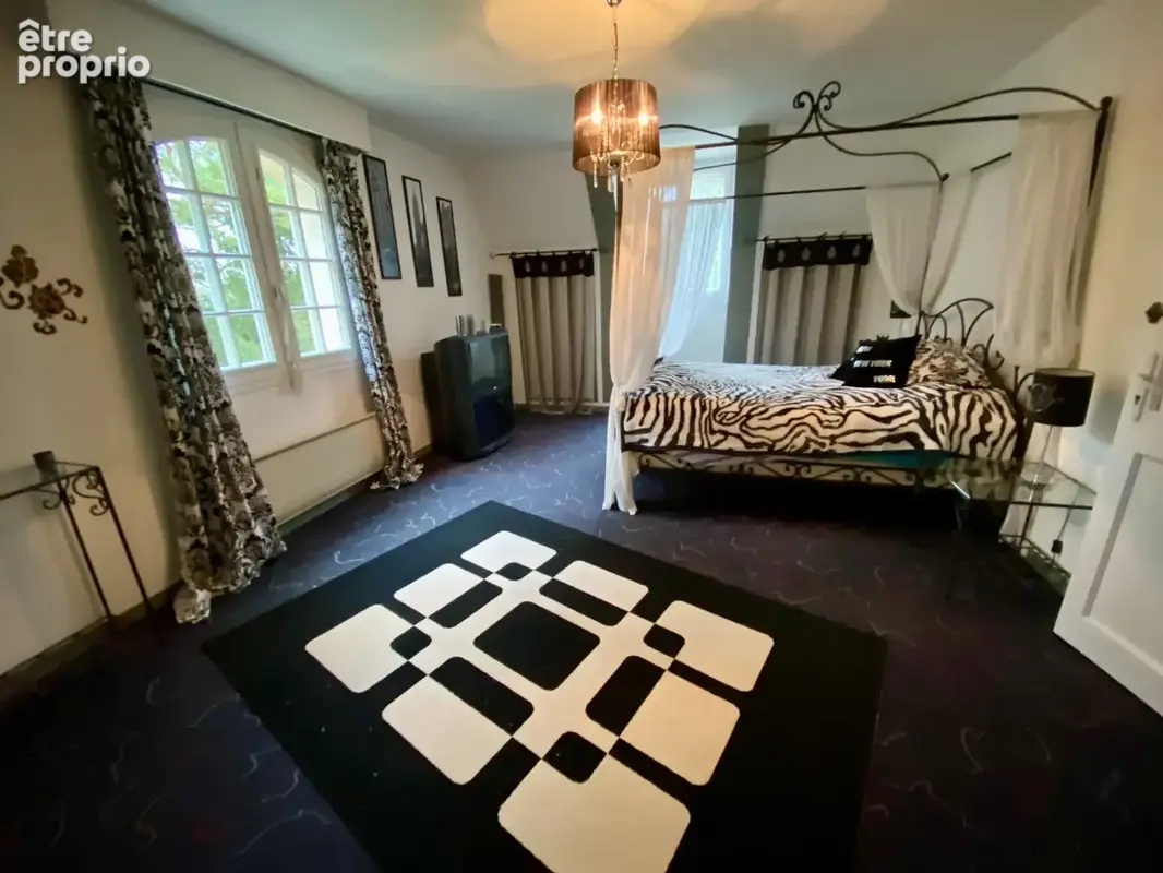 TROISSEREUX maison de 296 m² - Terrain de 6 000 m² - photo 10
