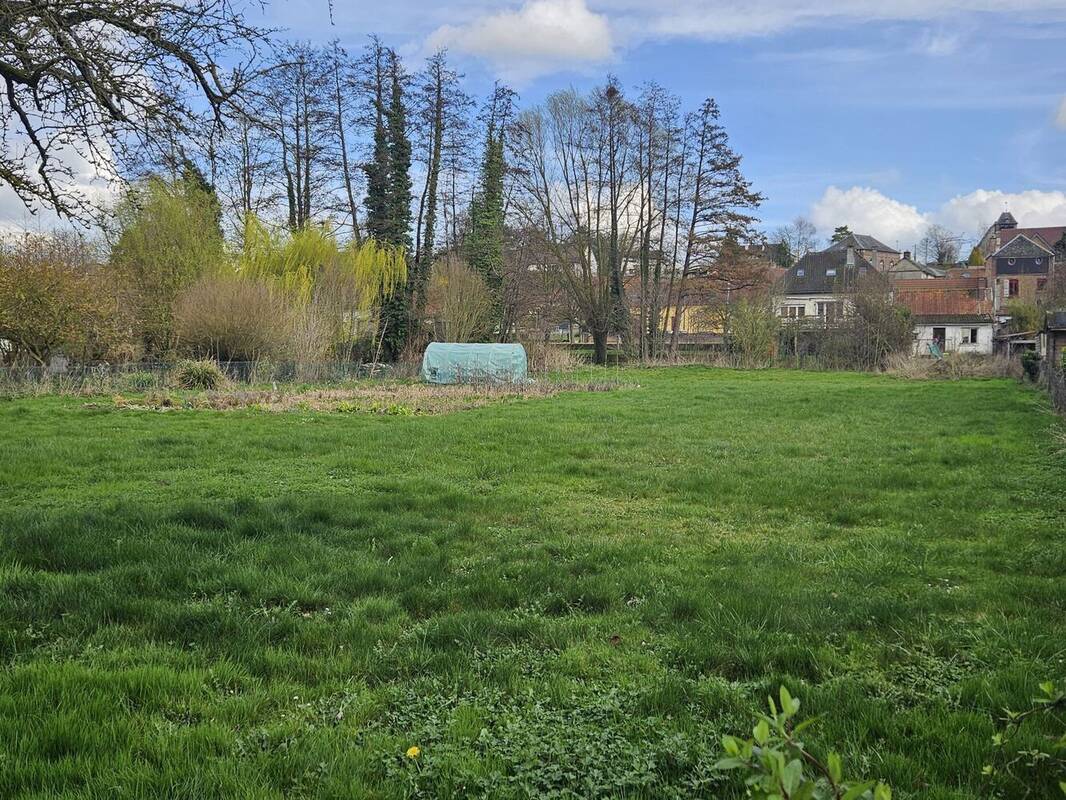 Terrain à VERS-SUR-SELLES