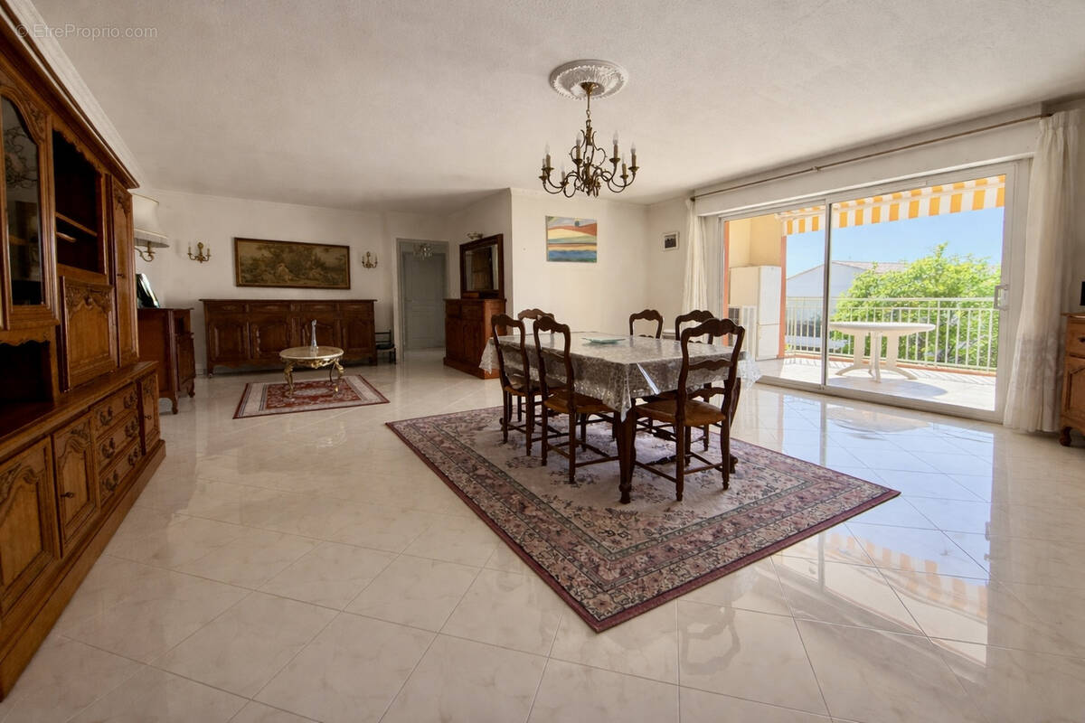 Appartement à SANARY-SUR-MER