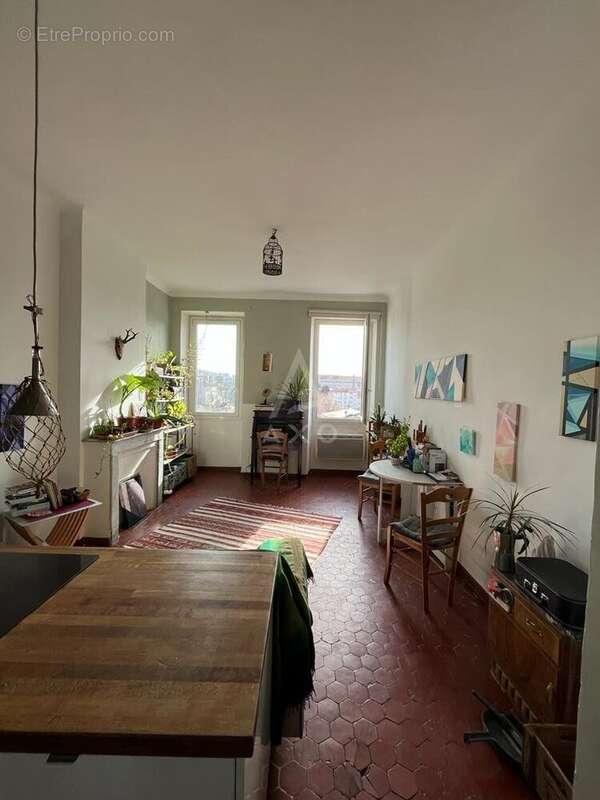 Appartement à MARSEILLE-3E