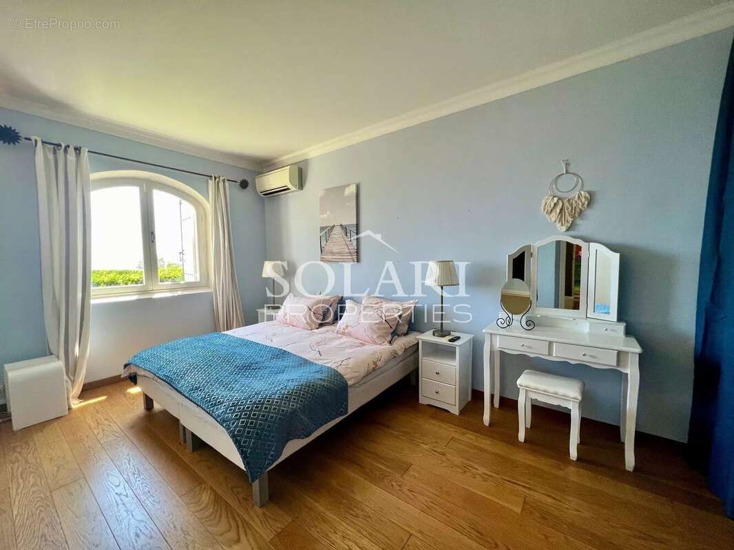 Maison à THEOULE-SUR-MER