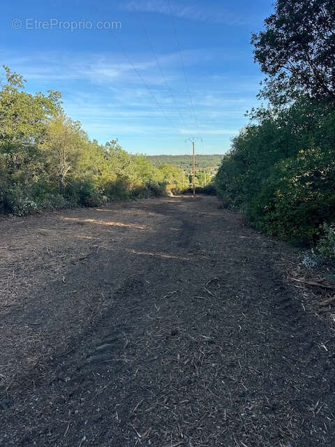Terrain à LEZIGNAN-LA-CEBE
