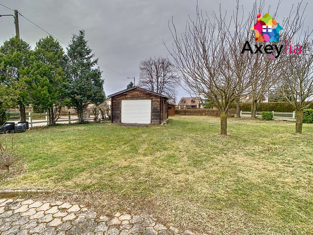 Maison à SAINT-ROMAIN-LA-MOTTE