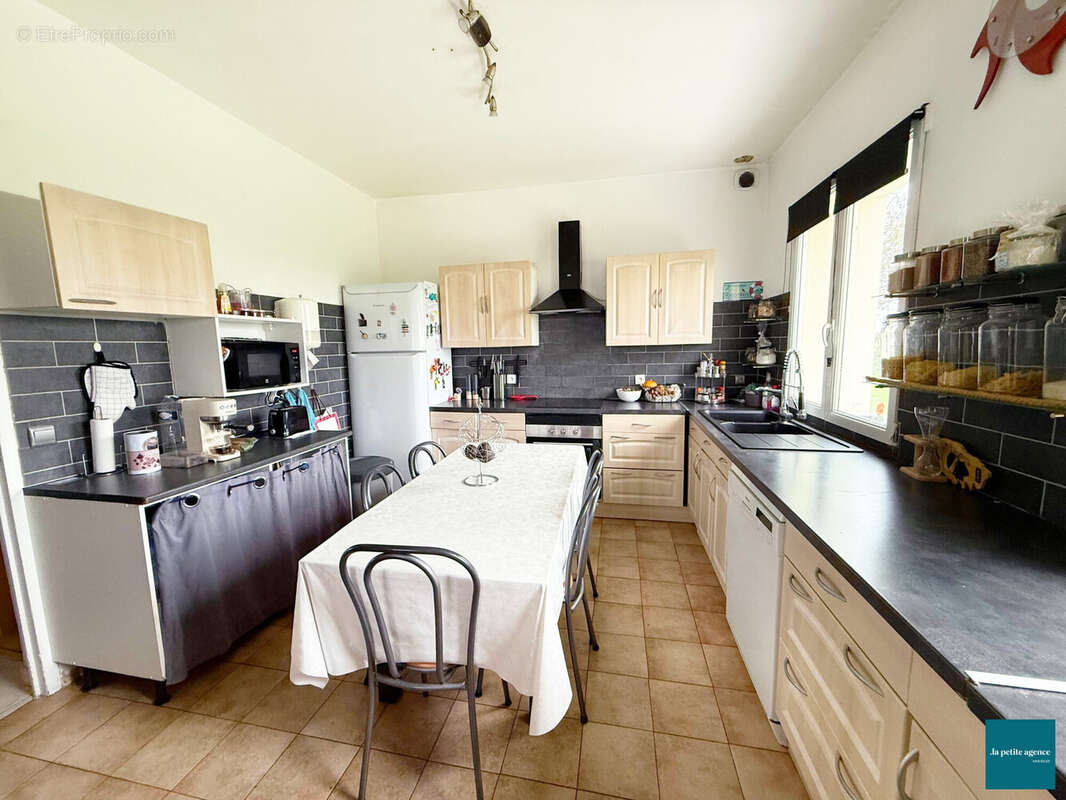 Maison à COURVAUDON