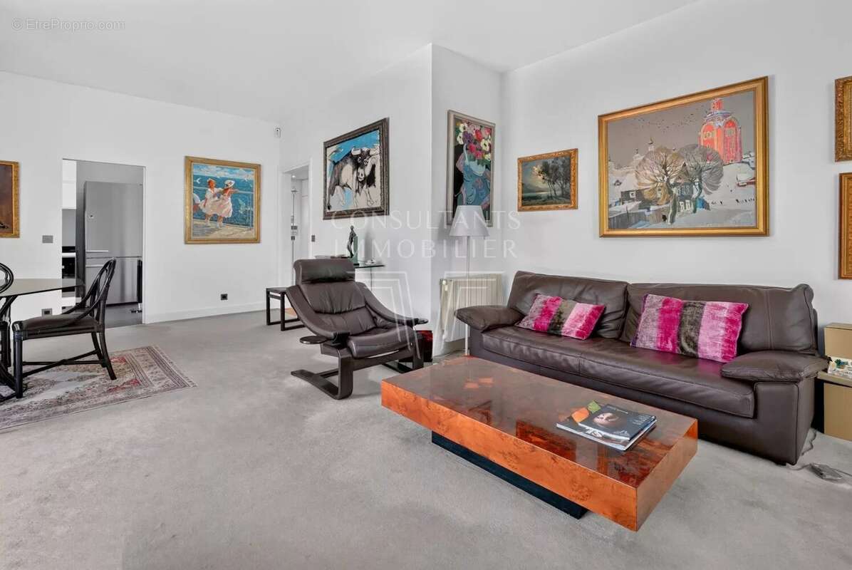 Appartement à NEUILLY-SUR-SEINE