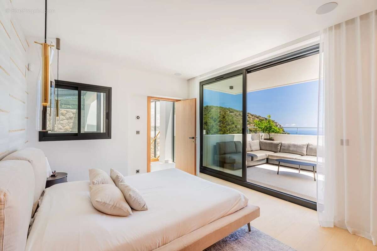 Maison à EZE