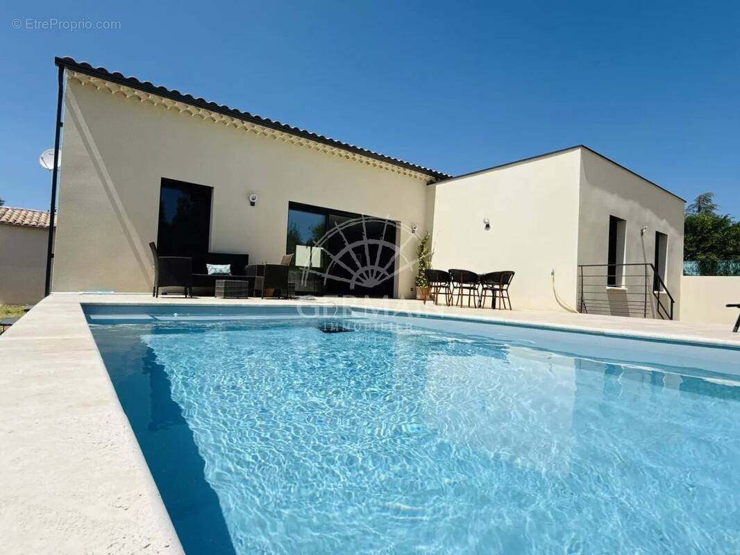 Maison à L&#039;ISLE-SUR-LA-SORGUE