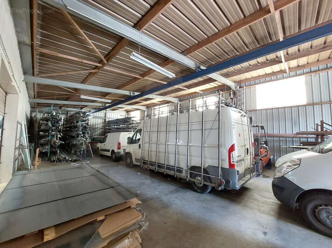 1595 m² à Hennebont  - photo 3