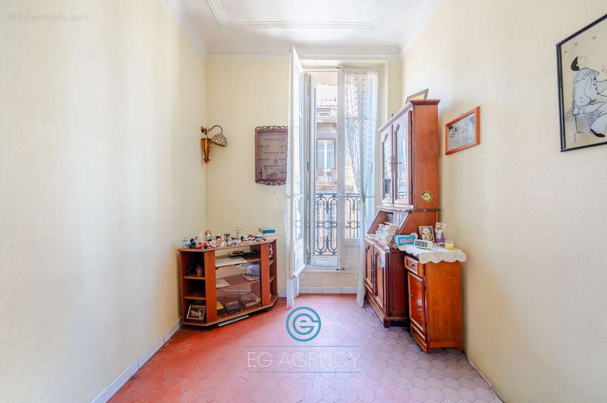 Appartement à MARSEILLE-1E