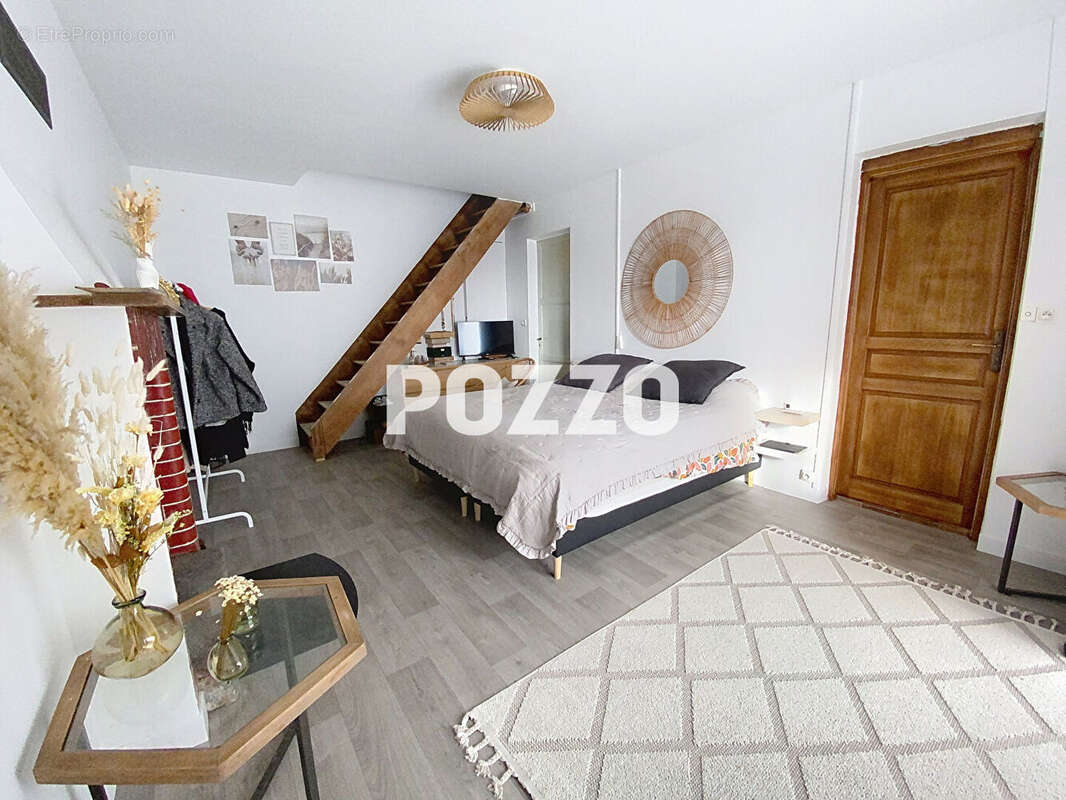 Maison à LES LOGES-MARCHIS