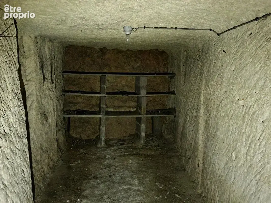 Maison de village et ses caves champignonnieres - photo 7
