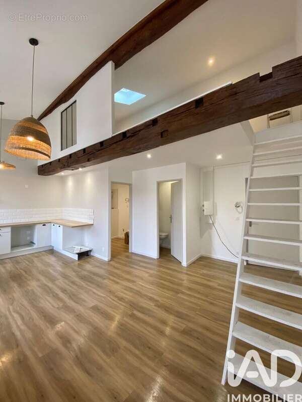 Appartement 47 m² à Saintes  - photo 2