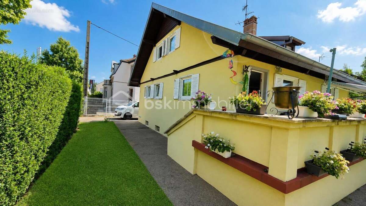 Maison individuelle de 116 m² sur un terrain de 497 m² avec piscine et garage - photo 5
