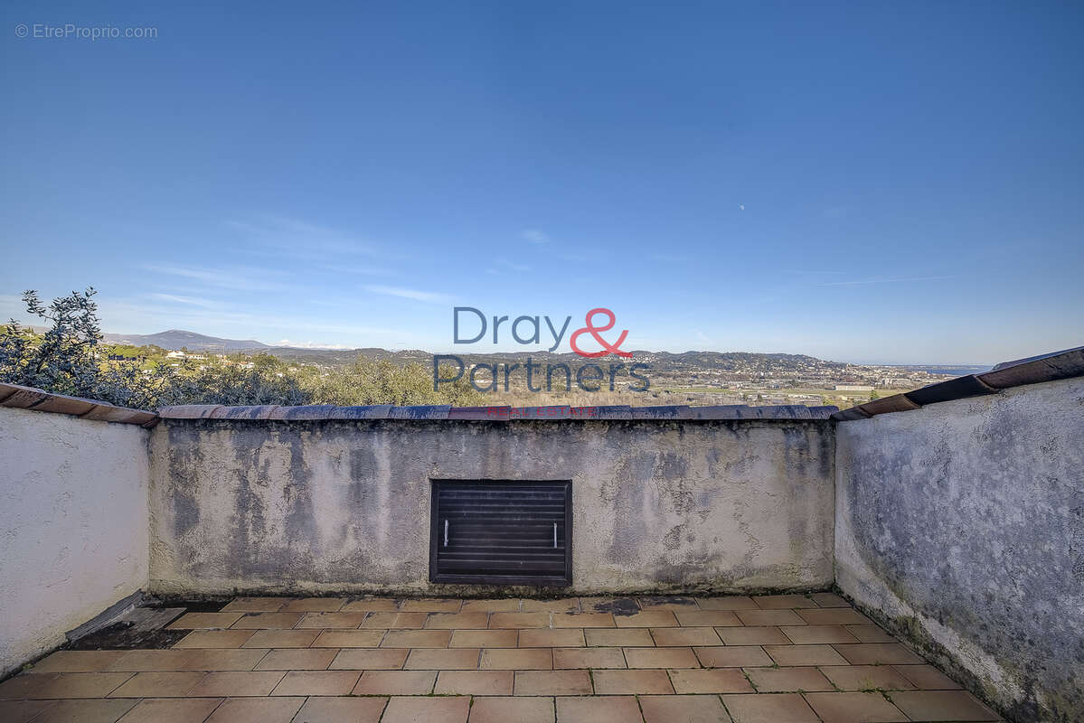 Villa  indépendante de  6 pièces avec  piscine à rénover - photo 17